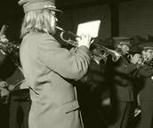 Jul på Brdr. Gram, Eddie Larsen